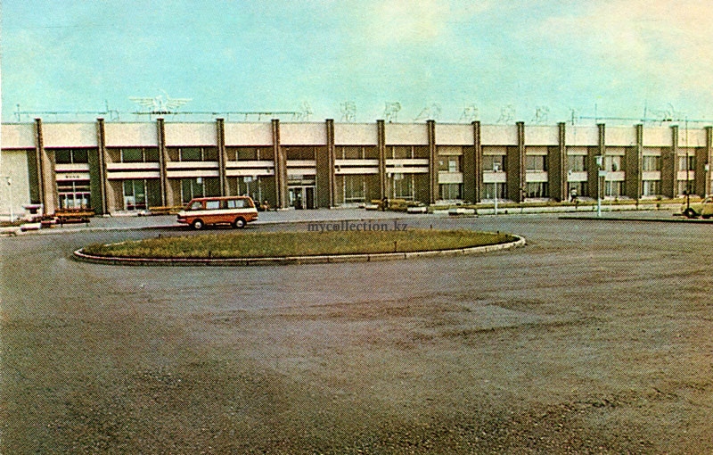Kazakhstan 1986 - Semipalatinsk Airport - Казахстан - Семипалатинск Аэропорт - Flughafen Semei.jpg