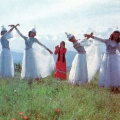 Танец на фоне гоp - Dance on the background of mountains - 1991.jpg