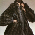 Девушка в полушубке из нутрии - Girl in a nutria coat - 1985 - Союзпушнина - Sojuzpushnina.jpg