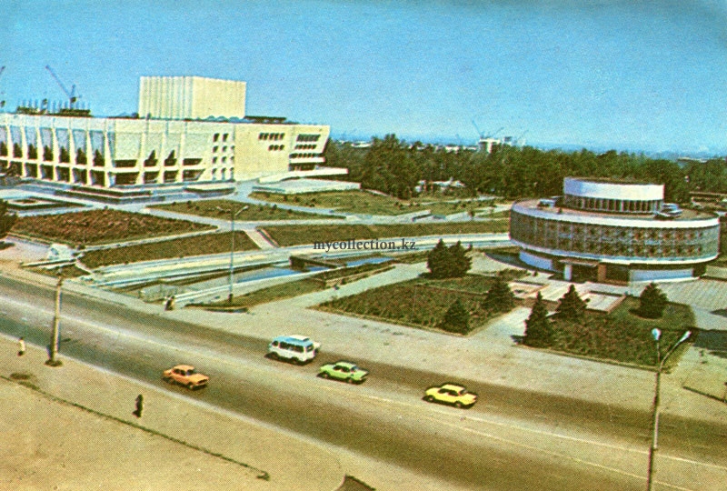 Almaty - Alma-Ata - Abay Avenue -1985 - Алма-Ата - Казахстан.jpg