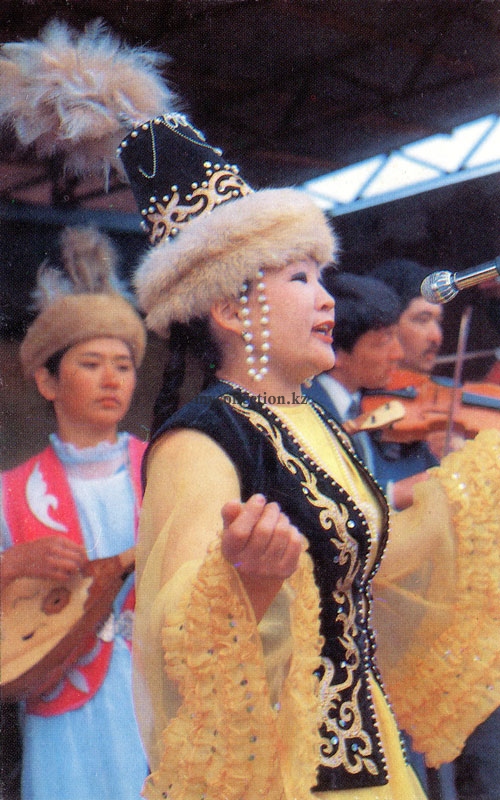 1991 Социалистический Казахстан Певица Singer.jpg